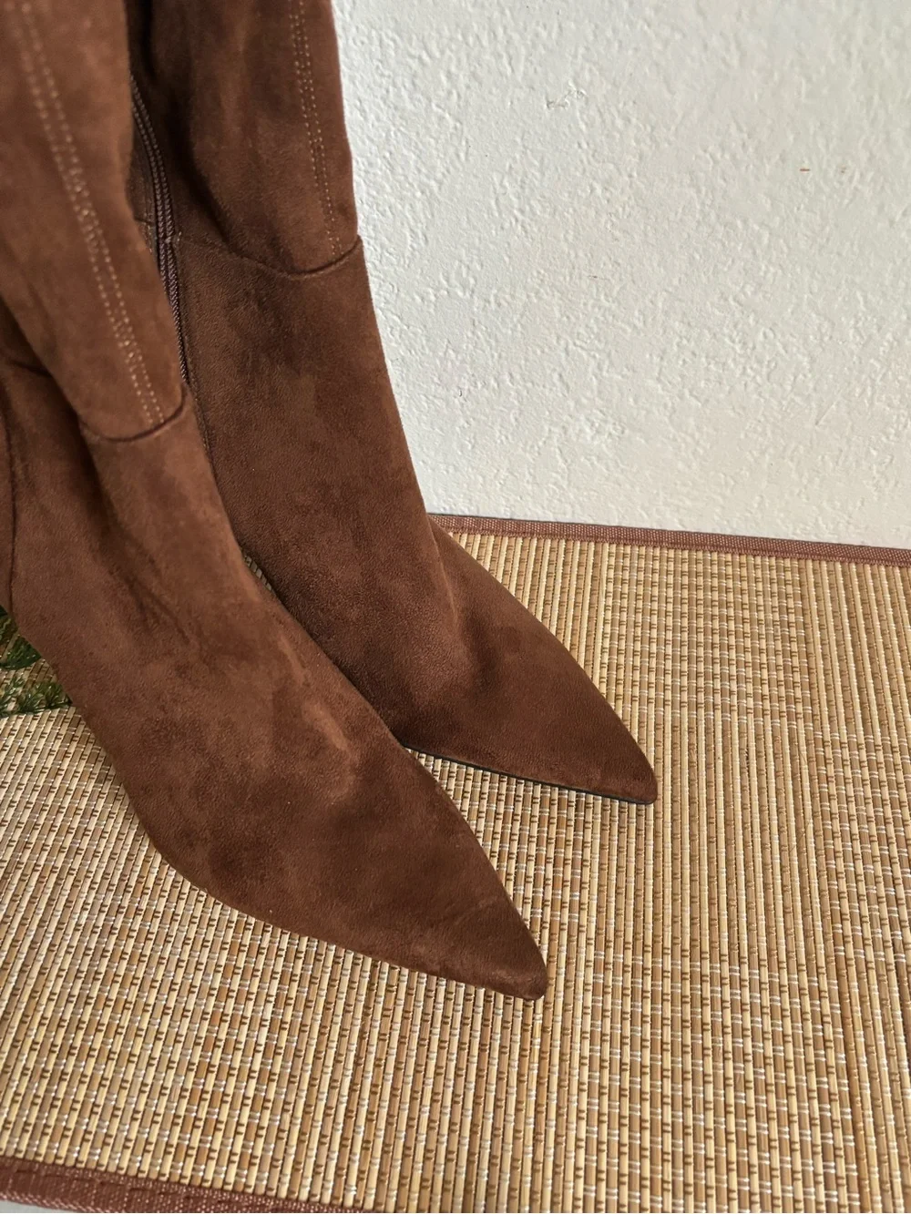JEFFREY CAMBELL Woman Pointed Toe Over The Knee Boot Size: 9